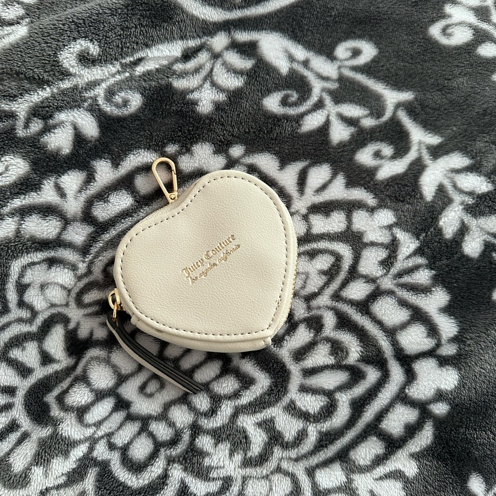 Juicy Couture Heart-Shaped Cream Coin Purse